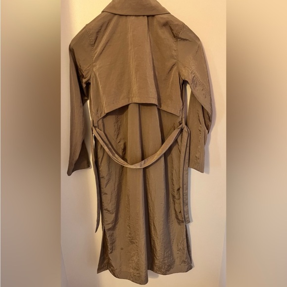 Lululemon Always Effortless Trench NWOT - Picture 3 of 9